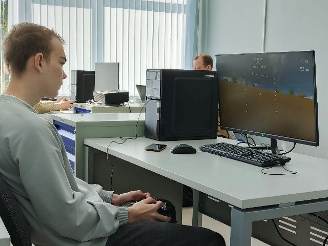 «Оператор беспилотных авиационных систем (с максимальной взлетной массой 30 килограмм и менее)».
