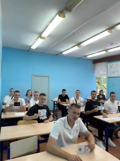 Торжественное вручение золотых знаков.