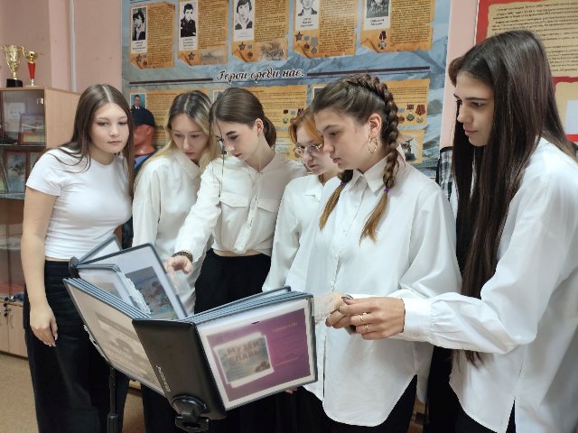 Занятие отряда «Наше наследие»: история, наука и доброе дело.