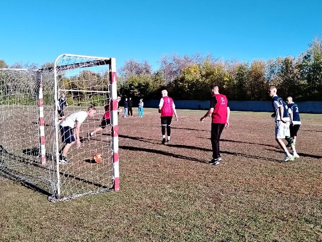 Дружба через спорт: Победа общежития №2!