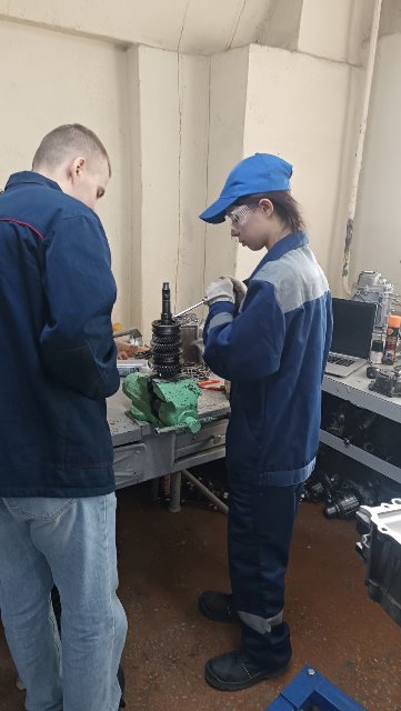 Олимпиада профмастерства по компетенции «Ремонт и обслуживание легковых автомобилей» среди студентов среднего профессионального образования. 