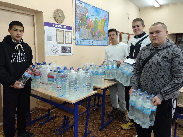 Добровольческая акция «Своих не бросаем».